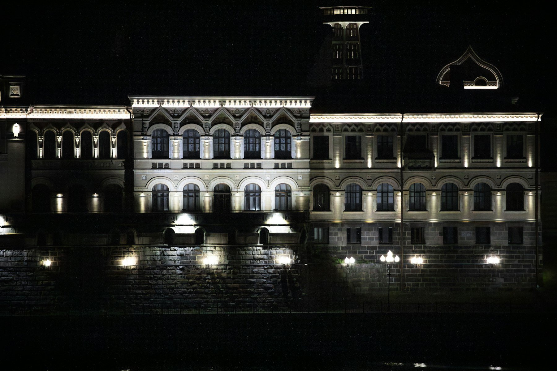 Luce architetturale notturna